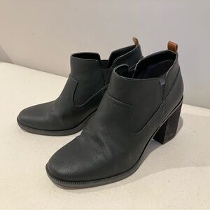 Black 2in heel faux leather ankle boot